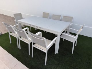 Mesa extensible exterior + 8 sillas