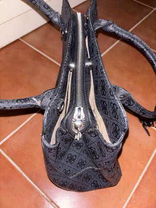 Bolso Guess Negro Monogram