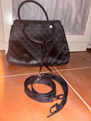 Bolso Guess Negro Monogram