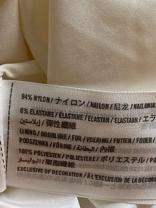 Falda Hollister encaje crema forrada T.0