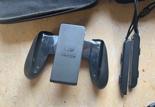 Nintendo Switch Rossa e Blu Completa