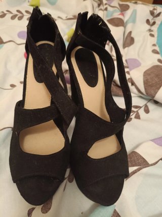 Sandalias Bershka ante negro