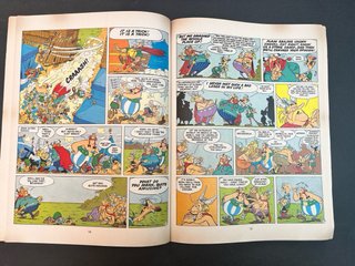 Pack 2 comics Asterix en ingles. Años 80 y 83.