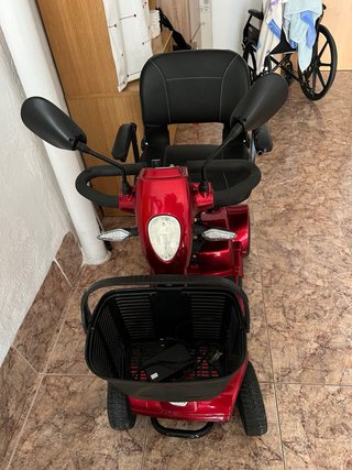 Moto eléctrica scooter movilidad reducida