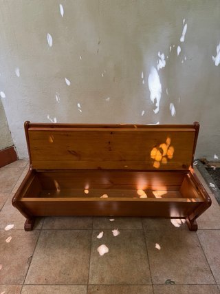 Mesa y banco de madera de pino maciza