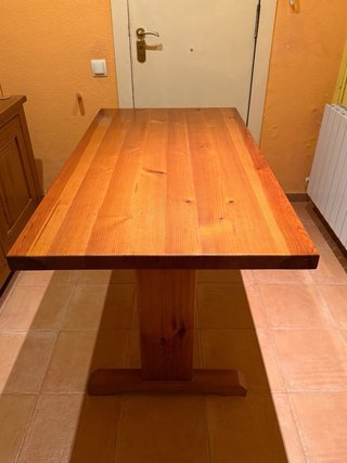 Mesa y banco de madera de pino maciza