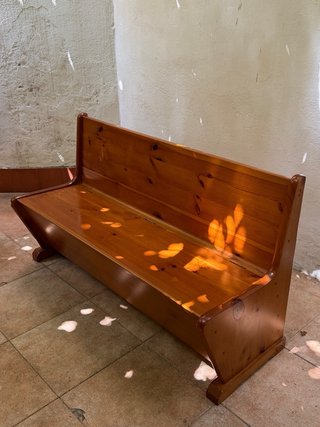 Mesa y banco de madera de pino maciza