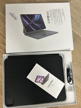 WAVATA Magic Keyboard iPad Air 13 M3 + metapen A8