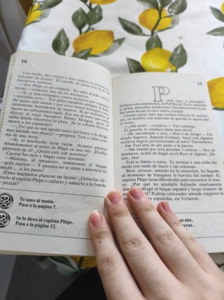Dos libros de la editorial máquina del tiempo
