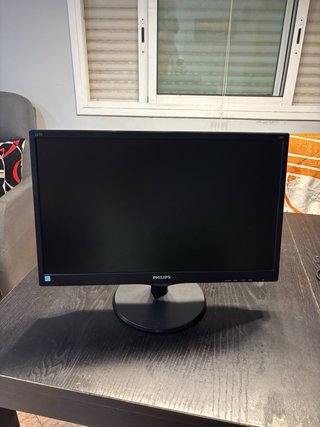 Computer da Gaming con RGB e Monitor