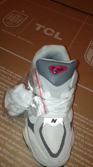 New Balance 9060 Scarpe Grigio Bianco Nuove