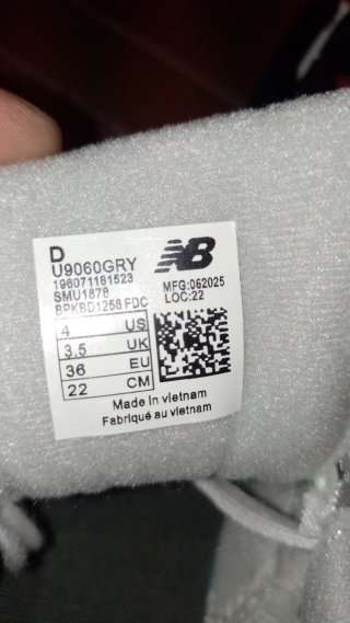 New Balance 9060 Scarpe Grigio Bianco Nuove