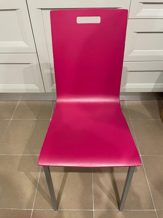 4 Sillas de madera y metal color rosa