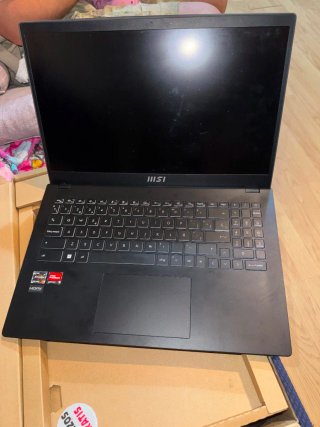 Portátil MSI Negro