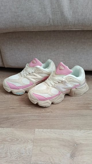 New Balance 9060 Beige/Rosa