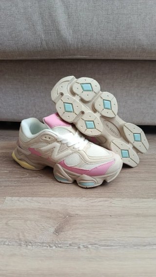 New Balance 9060 Beige/Rosa