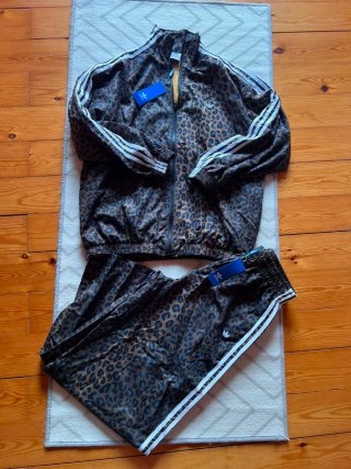 Chándal Adidas Leopard Firebird Oversized Talla S.