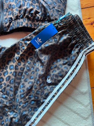Chándal Adidas Leopard Firebird Oversized Talla S.