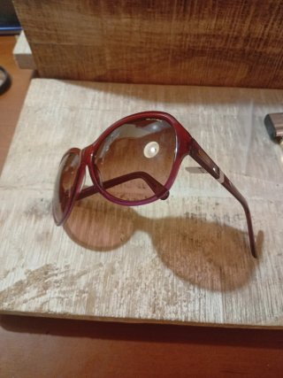 Gafas de sol mujer granate con varillas moradas