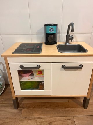 Cocinita IKEA con cafetera de regalo