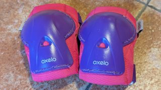 Patines Oxelo niña talla ajustable + protecciones