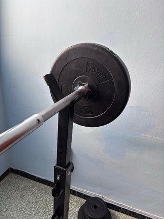 Banco reclinable con barra, discos y pesas 47,5 kg