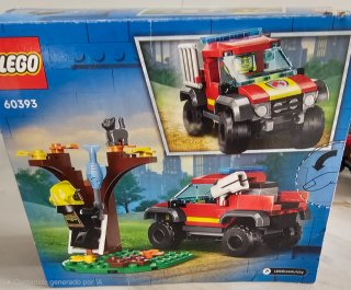 Lego City 60393 Bombero con Gato y Árbol