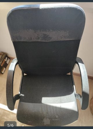 Silla de escritorio negra regulable