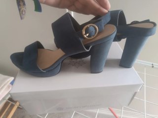 Sandalias de vestir azul Prusia, de antelina.