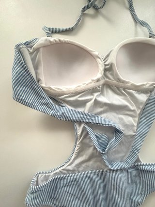 Bañador Trikini Rayas Azul y Flores Rojas