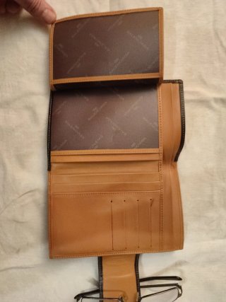 Billetera de piel mujer a estrenar. Venta en perso
