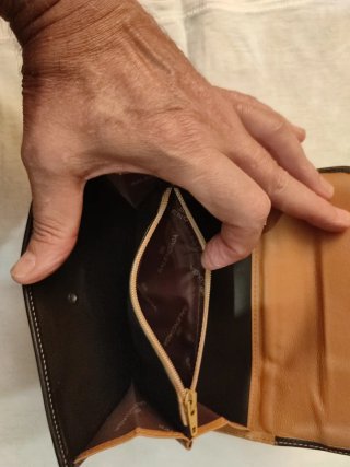 Billetera de piel mujer a estrenar. Venta en perso