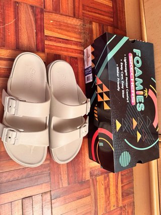 Sandalias Skechers Beige