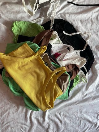 Bolsa llena de ropa por 17€