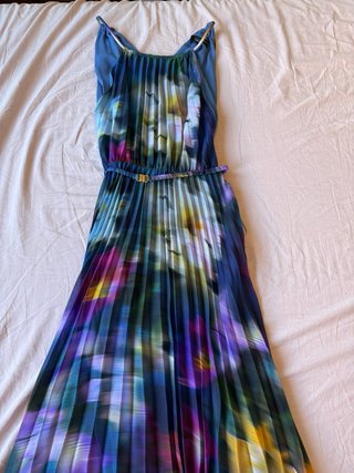 Elegante vestido largo plisado estampado