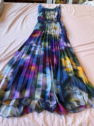 Elegante vestido largo plisado estampado