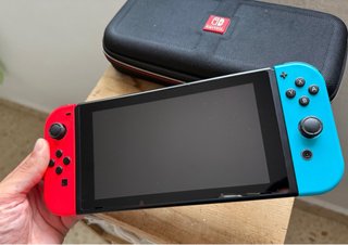 Nintendo Switch Roja y Azul