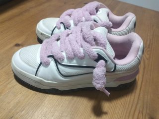 Zapatillas Hello Kitty Blancas y Rosas