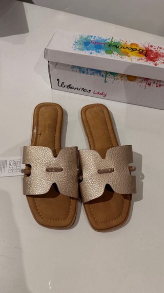 Sandalias doradas talla 41