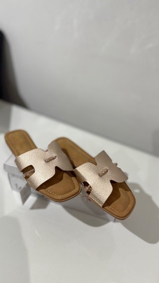 Sandalias doradas talla 41