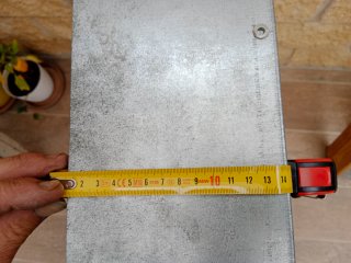 Estanterías de madera y hierro