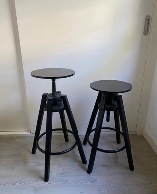 2 unidades de Taburetes alto negro ajustable