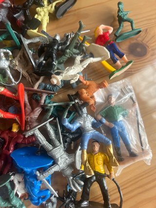 Lotto di soldatini vintage e action figure