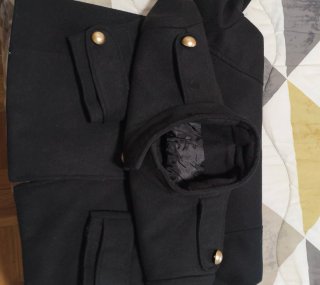 Impecable chaquetón negro mujer,