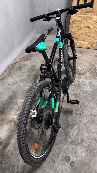 Bicicleta B'Twin Rockrider 700 24