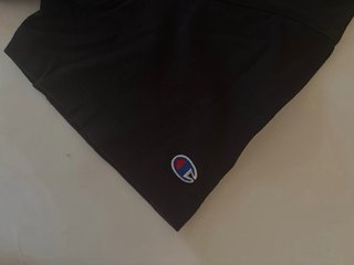 Camiseta Champion Negra Logo Bordado