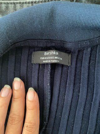 Vestido canalé con cuello azul