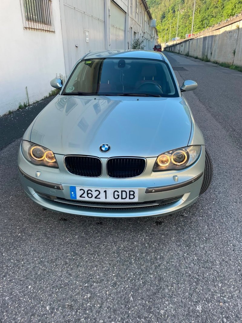 BMW Serie 1 2008 - foto 1