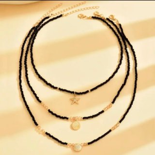 Collar de cuentas multicapa con dijes