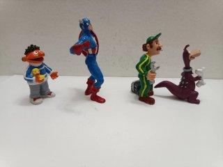 Figuras PVC Variadas (Capitán América, Ernie, etc.